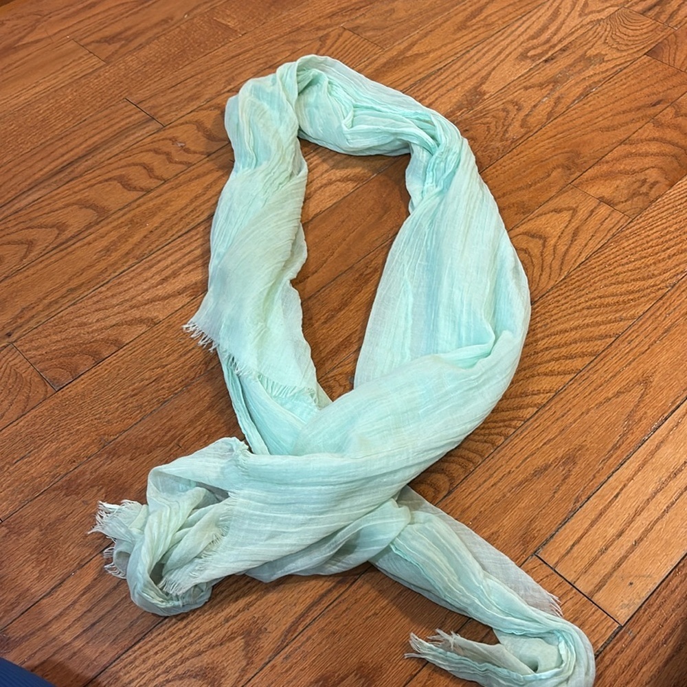 Lime green wrap around big beautiful scarf 72 inches long and 35 inches wide - Picture 2 of 5